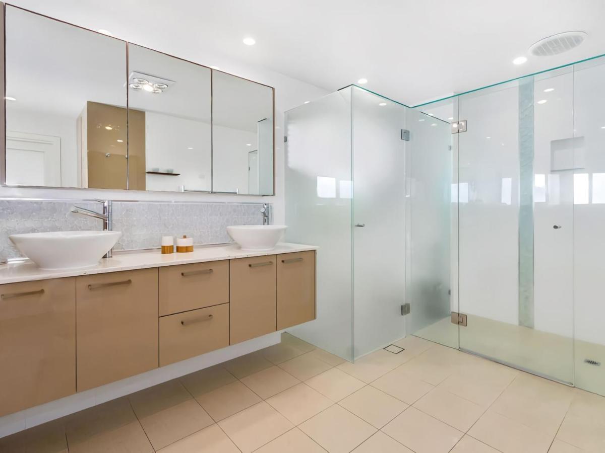 Shoreline 9 Penthouse With Ocean Views 헤이스팅스 포인트 외부 사진