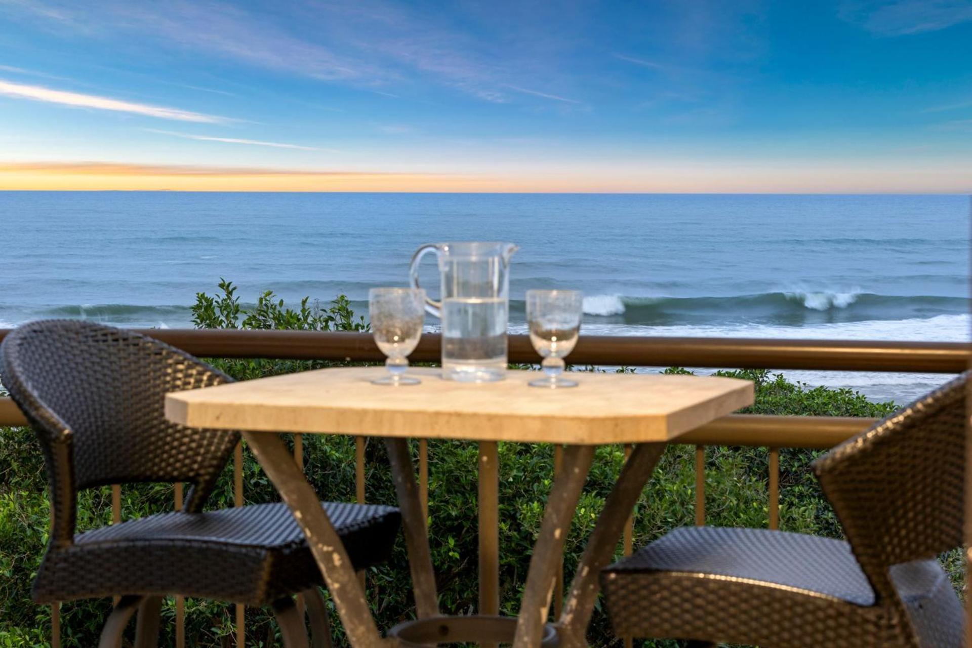 Shoreline 9 Penthouse With Ocean Views 헤이스팅스 포인트 외부 사진